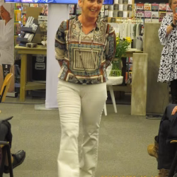 20220328 KBO-Bazus-modeshow(40)