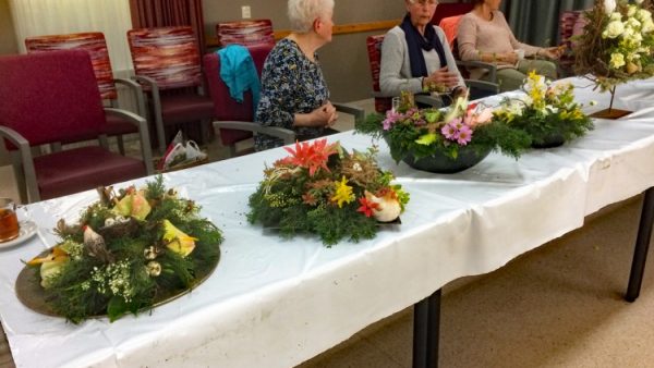 Bloemschikken Paasstuk 15 april 2019